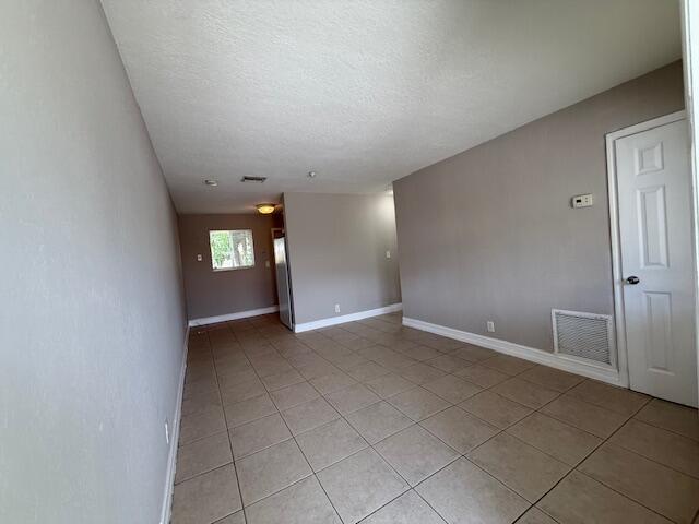 Building Photo - 400 Metcalf Ct