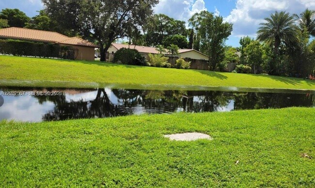 Building Photo - 11084 Royal Palm Blvd