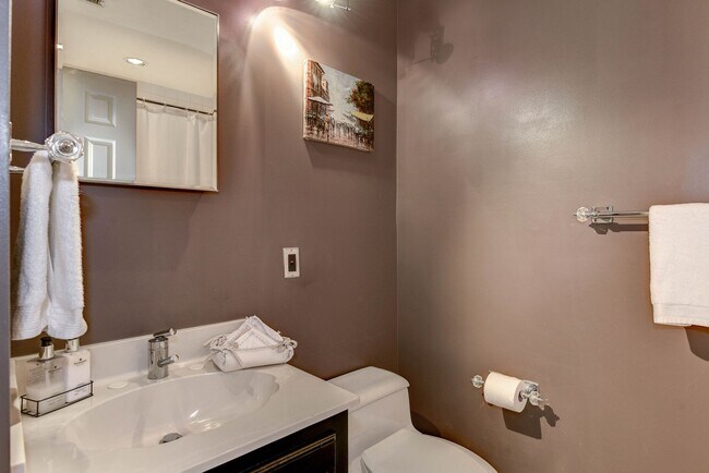 Building Photo - Beautiful Home in the Coveted Gated Commun...