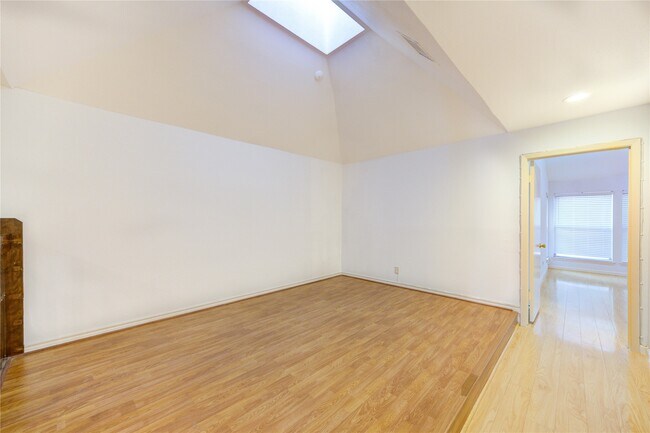 Building Photo - 12625 Memorial Dr