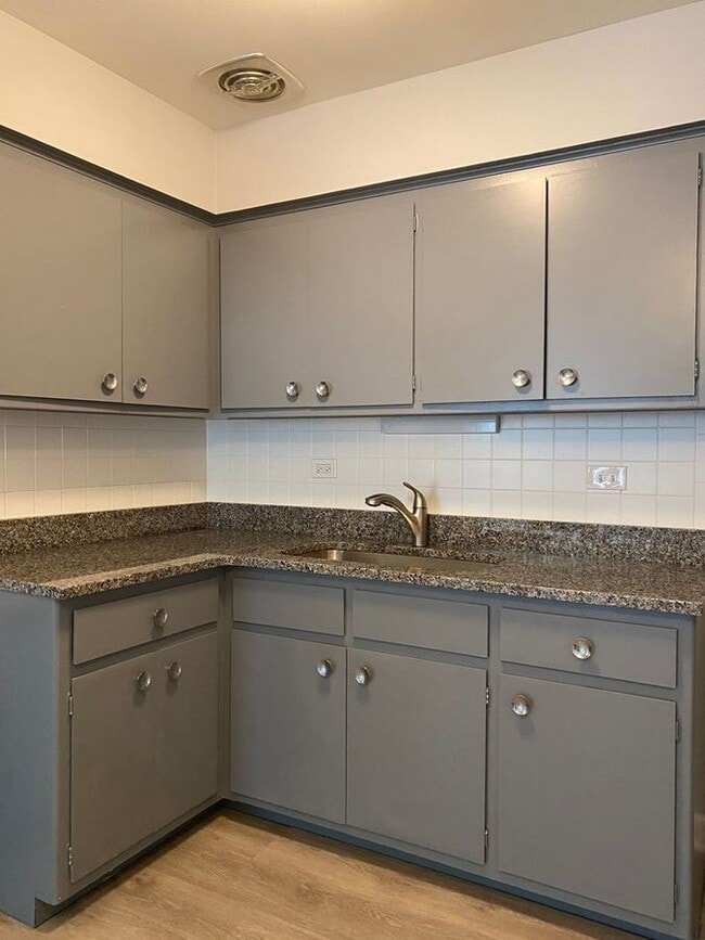 Building Photo - 5820 107th Ct Way