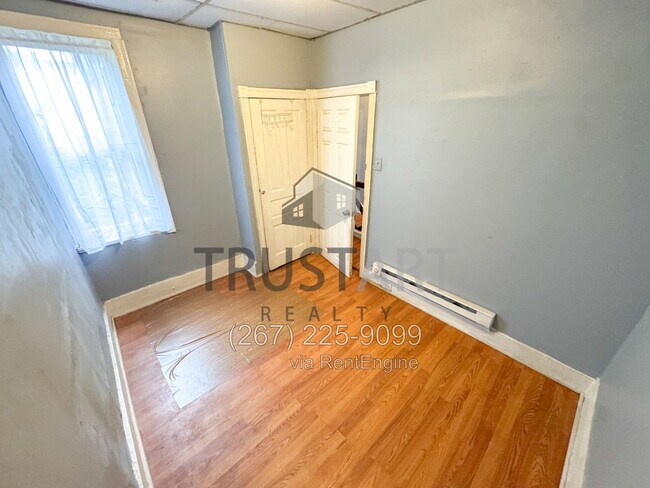 Building Photo - 3110 Custer St