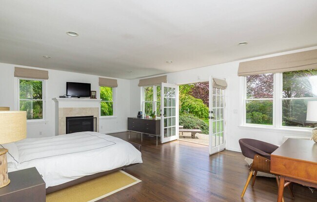 Building Photo - 869 Head of Pond Rd