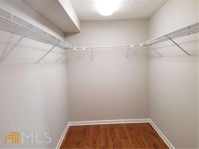 Building Photo - 306 Wynnes Ridge Cir SE