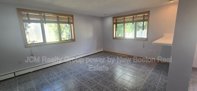 Building Photo - 120 Savage St