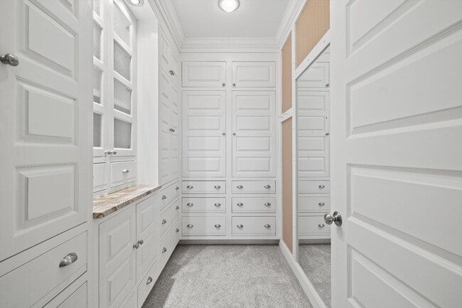 Building Photo - 4 Gas Light Dr