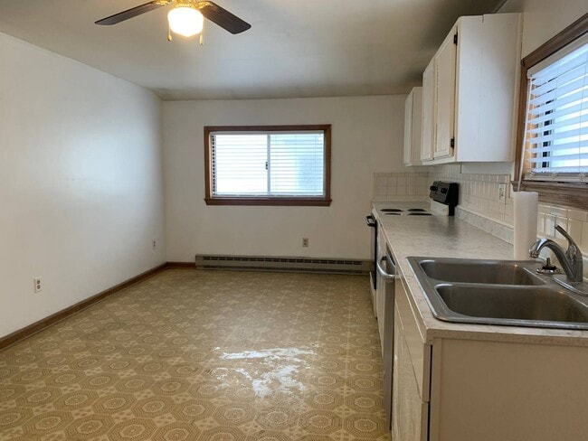 Building Photo - 144 Vley Rd