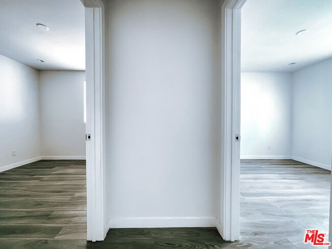 Building Photo - 2450 W 60th St