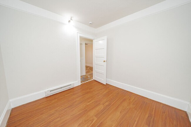 Building Photo - 4056 Piedmont Ave
