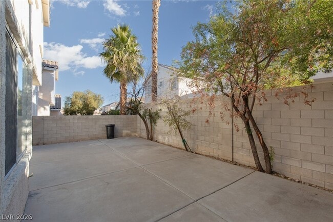 Building Photo - 2137 Polynesia Cir