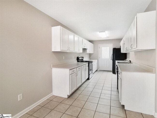 Building Photo - 915 Black Snake Rd