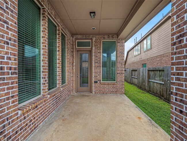 Building Photo - 27215 Symphony Creek Ln