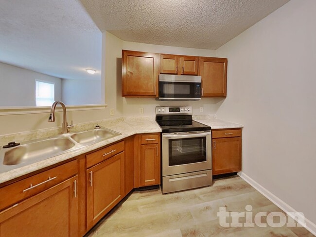 Building Photo - 940 Ravine Dr