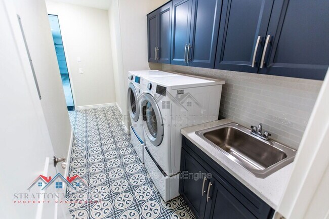 Building Photo - 5100 E Rancho Paloma Dr