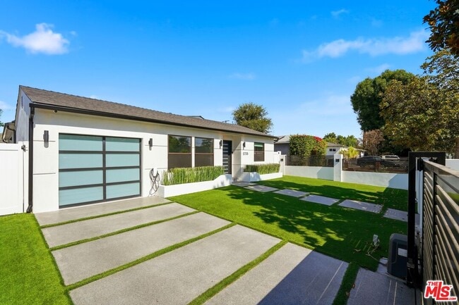 Building Photo - 5735 Saloma Ave