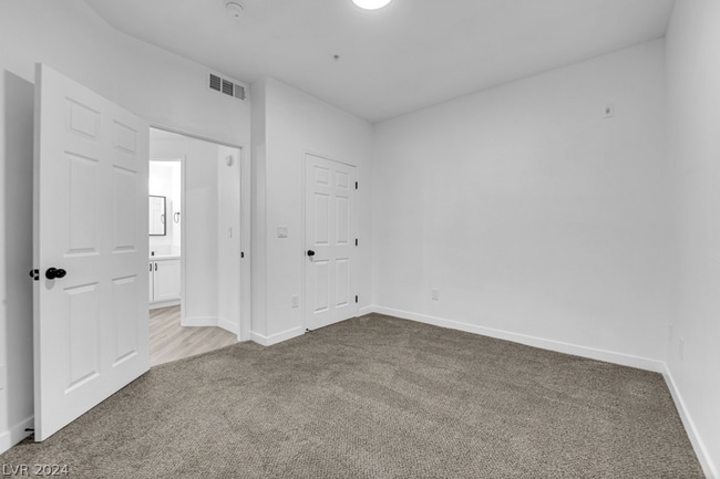 Bedroom 12' x 10' - 7189 S Durango Dr