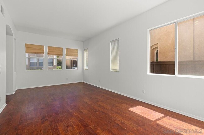 Building Photo - 11370 W San Raphael