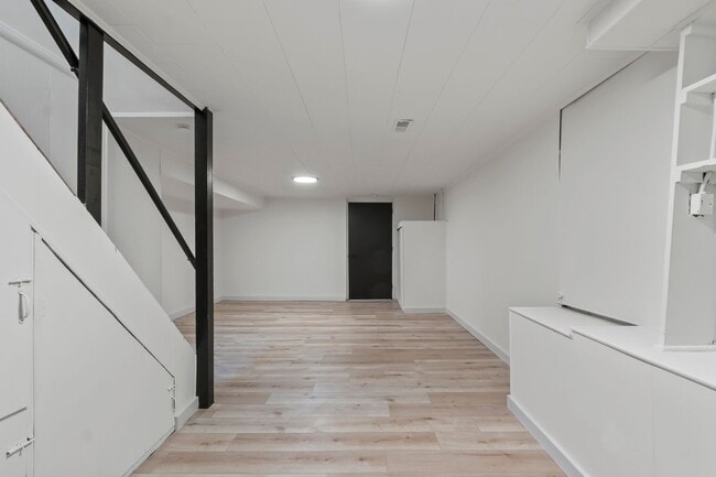 Building Photo - READY NOW! Fully RENOVATED 3 bedroom in SCOTT TOWNSHIP!