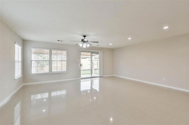 Building Photo - 7718 Shavano Ln