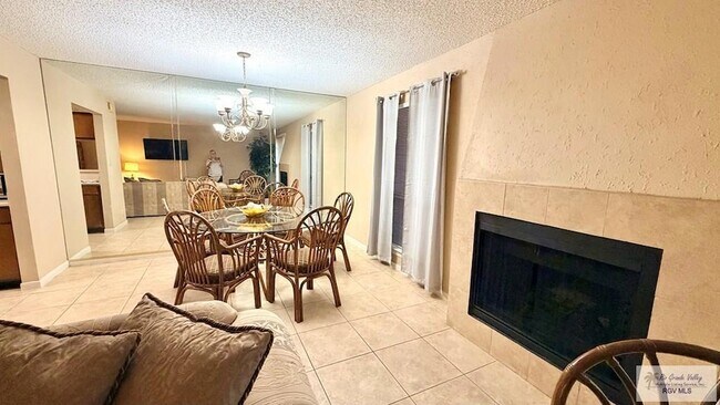 Building Photo - 4601 Carmen Ave