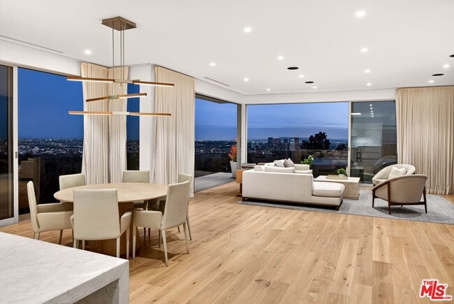 Building Photo - 9894 Beverly Grove Dr