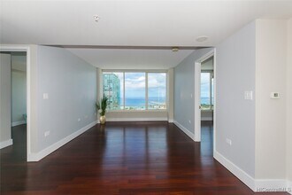 Building Photo - 1009 Kapiolani Blvd