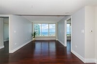 Building Photo - 1009 Kapiolani Blvd