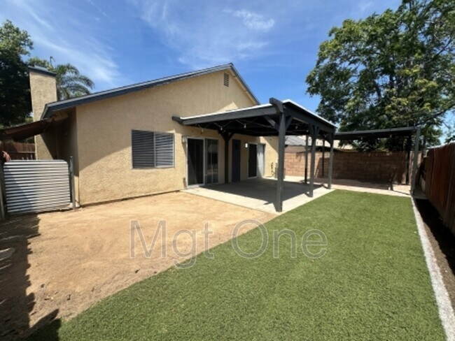 Building Photo - 543 Prairie Way