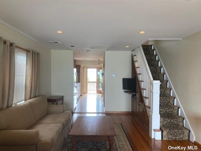 Building Photo - 36 Makamah Beach Rd