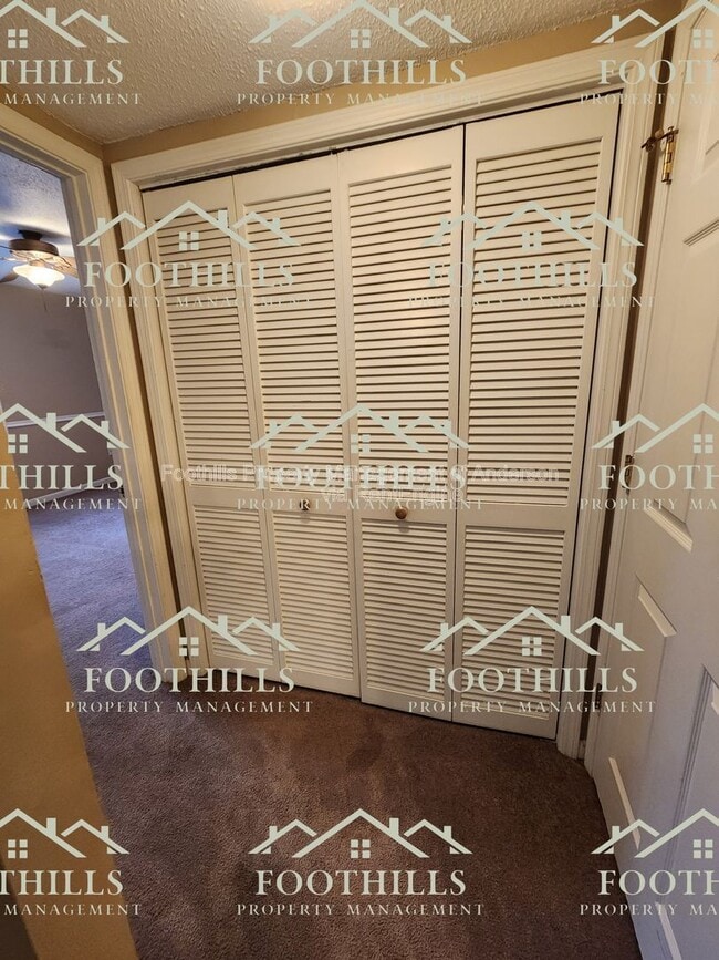 Building Photo - 1011 Northlake Dr