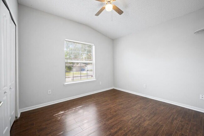 Building Photo - 843 Bonaparte Landing Ct