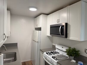 Building Photo - Camarillo Apartments