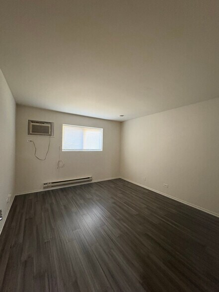 Building Photo - 1324 Geneva Dr