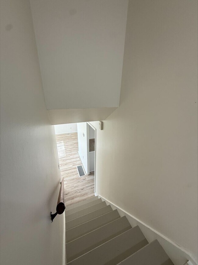 Building Photo - Brookside Beauty