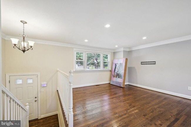 Building Photo - 9708 Glen View Dr