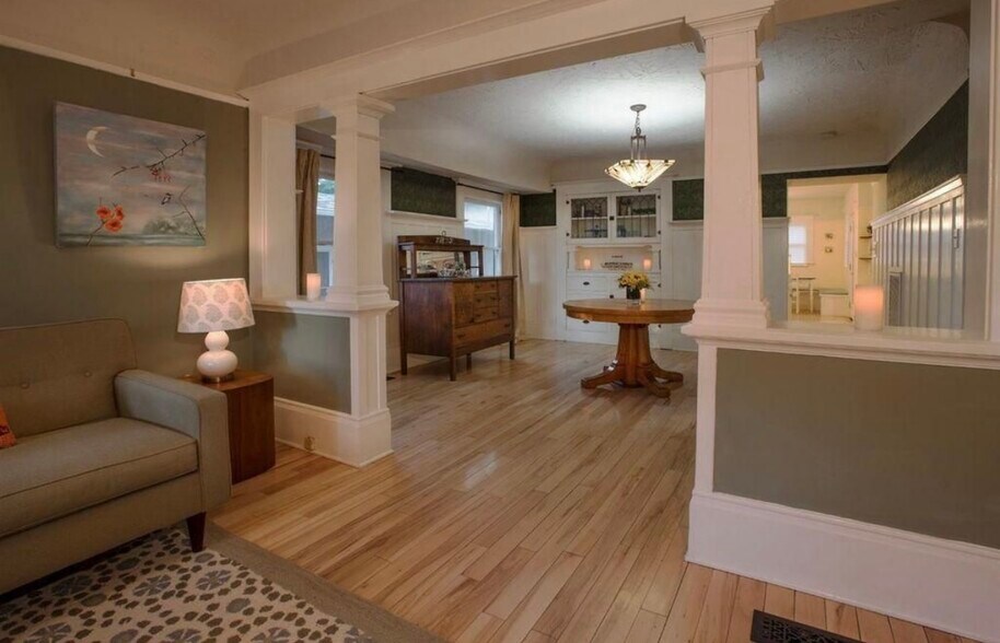 Dining room - 305 25th Street