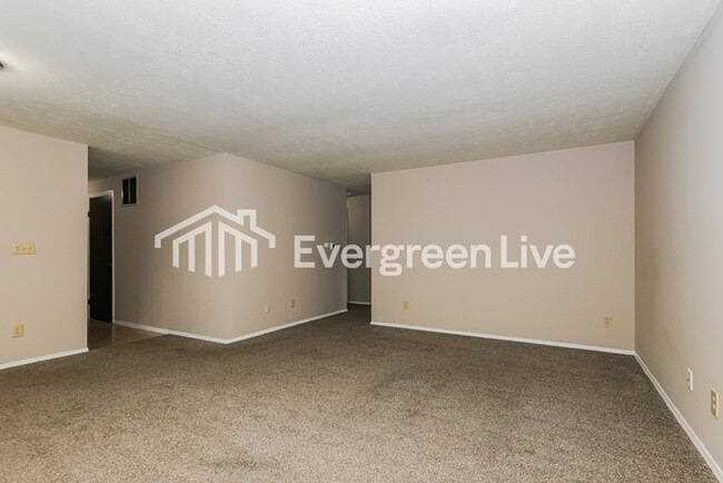 Building Photo - 8620 Baton Rouge Dr