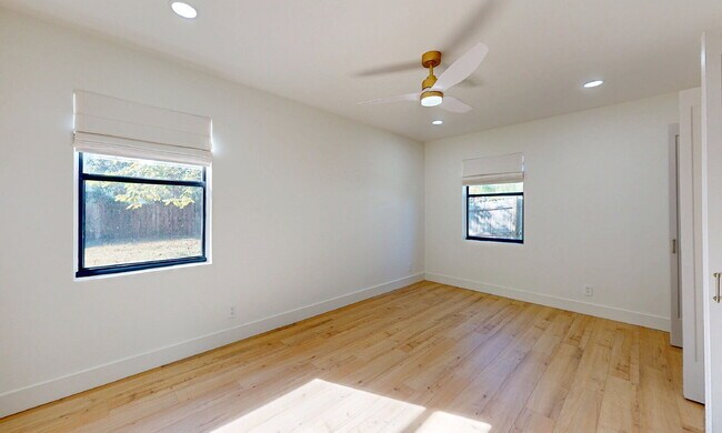 Building Photo - For Rent – Newly Renovated Modern Beach Du...