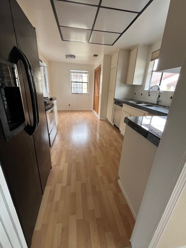 Building Photo - 14419 Outrigger Dr