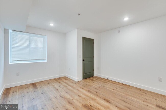 Building Photo - 2360 N 6th St