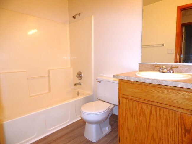 Building Photo - Rent Special: FREE August's Rent!! 3 bed 2 bath House in South Salem!