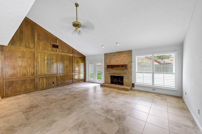 Building Photo - 3647 Marywood Dr