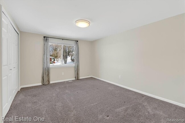 Building Photo - 874 N Main St