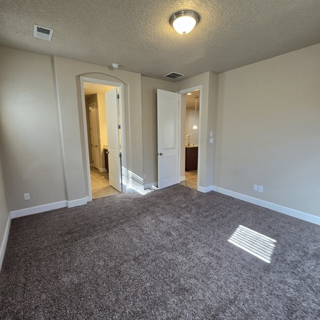 Building Photo - 8600 Chilte Pine Rd NW