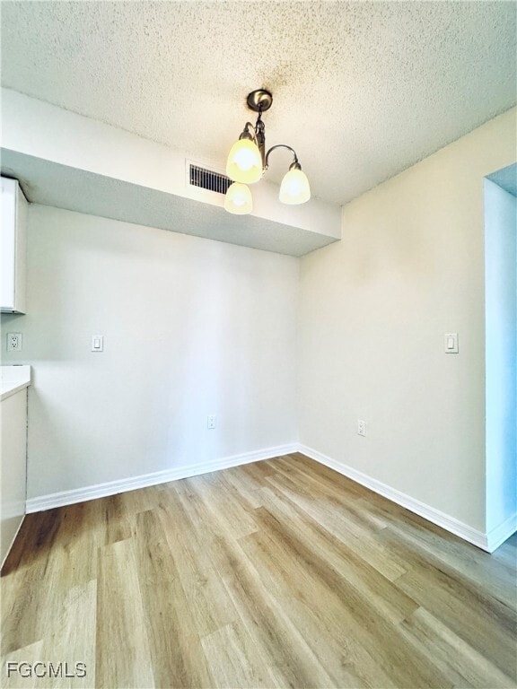 Building Photo - 12700 Equestrian Cir