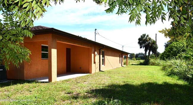 Building Photo - 1515 Furnari St
