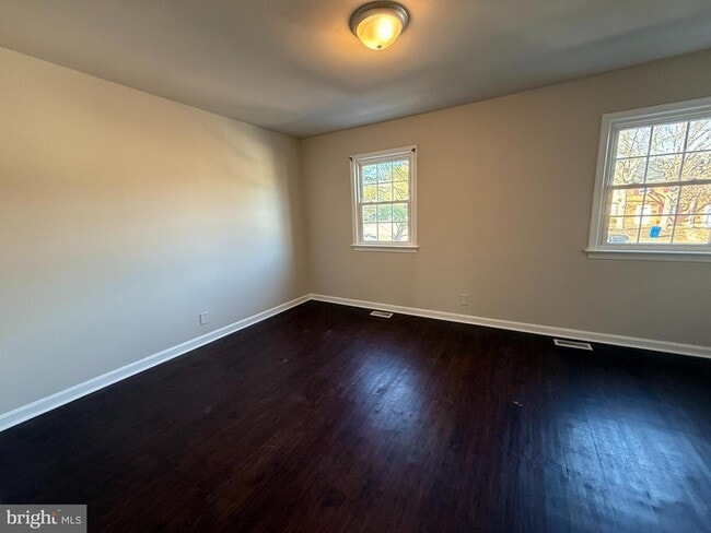 Building Photo - 534 Olde Greenwich Cir