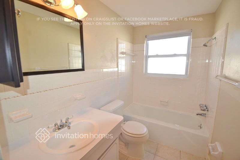 Building Photo - 6710 8th St Ct W