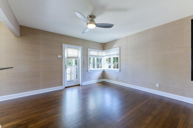 Building Photo - 123 N Palmway