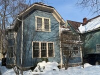 Building Photo - 176 Linden St